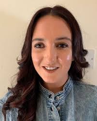 Danielle Cox's Instagram, Twitter & Facebook