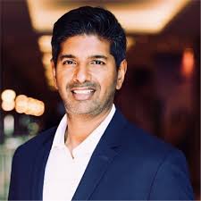 Retailers Must Adapt to E-commerce Challenge