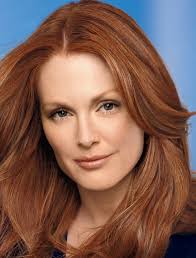 Julianne Moore Marches With Mom S Clean Air Force Video Hair Color Auburn Hair Color For Fair Skin Hair Color Pictures