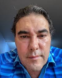 Eduardo yáñez is a 60 years old famous soap opera actor. Eduardo Yanez Oficial Facebook