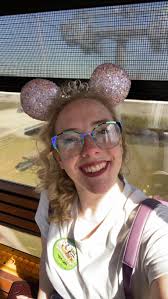 Does Dollywood offer celebration buttons?