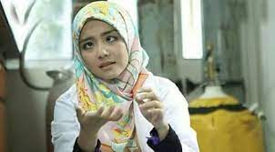 Aliff aziz & mira filzah sandar padaku ost meh sandar pada aku (lyric video)composed by panji lyrics by panji & mar mohameddengarkan sandar padaku di. Meh Sandar Pada Aku Videos Facebook