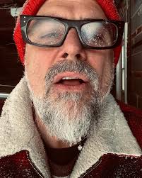 Just shoveled the driveway, took almost 2 hrs! I'm beat! In about 2 more  hours, it will look like it was never shoveled.🤔 I'm vowing to crawl out  of this funk, get