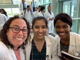 New week, new team!! #ProudPD rounding with this #WomenInMedicine A-team!!  Heading #backtothebedside after town hall!