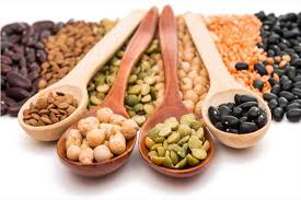 Kacang adalah sumber nutrisi yang baik, karena mengandung banyak vitamin, mineral, kalsium, dan asam lemak tak jenuh. Kacang Kacangan Dan Biji Bijian Pilihan Camilan Yang Sehat
