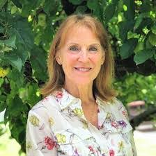 Julie Archibald's Instagram, Twitter & Facebook