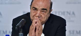 Dan prisión preventiva a exprocurador general de México en caso de 43  estudiantes desaparecidos