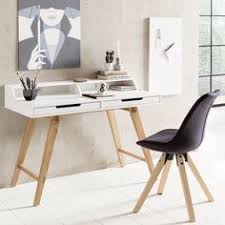 An einem weißen schreibtisch aus massivholz, in einem hell das schicke design unserer weißen schreibtische erfüllt natürlich auch praktische anforderungen. Die 15 Besten Ideen Zu Schreibtisch Weiss Schreibtisch Weiss Schreibtisch Tisch