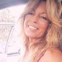 Kim Wing's Instagram, Twitter & Facebook