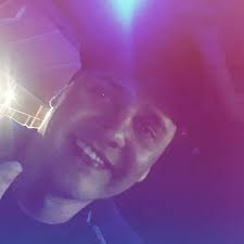 Se um macaco acumulasse mais bananas do que ele pode comer, enquanto a  maioria dos macacos passasse fome, cientistas estudariam esse macaco pra  entender o que estava errado. Quando humanos fazem isso,