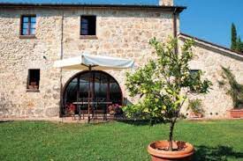 L Agriturismo Moggiano Sorge In Toscana Nel Comune Di Sarteano Un Antico Casale Del 1700 Ristrutturato Nel Rispetto Delle C Agriturismo Camino Aperto Toscana