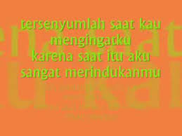Semoga kau baik baik saja disana, selamat berbahagia dengan orang yang telah kau miliki saat ini. Lirik Lagu Puisi Cinta Tersenyumlah Saat Kau Mengingatku Pantun Cinta