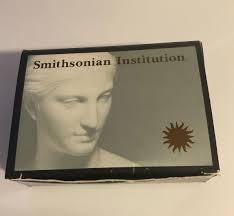 NIB vintage Smithsonian Institution Marie Antionette Earrings for Pierced  ears