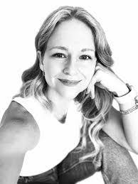 Erin Miller's Instagram, Twitter & Facebook