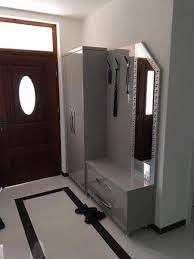Clientul a dorit un mobilier clasic, cu elemente moderne. Mobila Comanda Brasov Realizam O Gama Larga De Produse De Mobilier