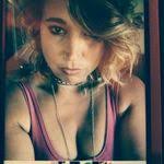 Jana Goins's Instagram, Twitter & Facebook