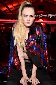 Cara delevingne (pronounced delaveen, born 12 august 1992), british fashion model and actress. Cara Delevingne So Uberrascht Sie Ihre Freundin Zum Geburtstag Gala De