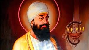 It was guru teg bahadur who came forward and objected to his unjustics and asked aurangzeb to stop this and offered his head sa. Shaheedi Diwas Know About Supreme Sacrifice Made By Guru Tegh Bahadur