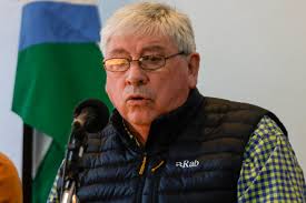 Un referéndum de 10 temas en Bariloche tiene una sanción insólita a los que  no vayan a votar: deberán pagar una bolsa de cemento