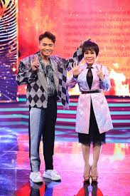 Phi nhung and huyr collectively released the newest mv named yêu em từ bé on february 2nd. Ca SÄ© Bi áº©n Huyr Khuáº¥y Ä'áº£o San Kháº¥u Vá»›i Báº£n Hit Ä'áº¡t HÆ¡n 100 Triá»‡u View Anh Thanh Nien