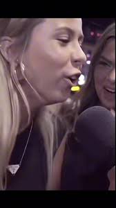 Translating Hawk Tuah to French