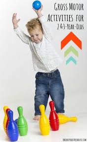 Las fichas se colocan boca abajo y se mezclan, luego se reparten entre 2 o 4 jugadores, hasta tener cada uno siete. Actividades Para Mejorar Motricidad Gruesa Para Ninos De 1 3 Anos Mama Y Maestra Motor Skills Activities Gross Motor Activities Gross Motor Skills