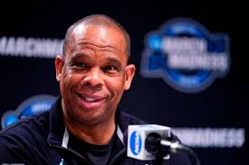 Davis navigates bumps to lead North Carolina to Elite Eight