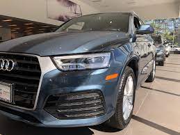 Close Up Front Angled View Of The 2018 Audi Q3 In Daytona Grey Pearl Vehicle Available At Audi Of Bridgewater Nj Audi Dealership Audi Black Audi