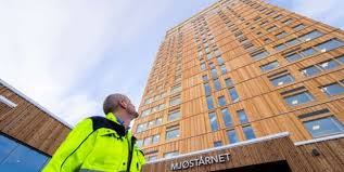 Alle møterommene har store vindusflater mot mjøsa, og det siste innen. Norwegen Hat Hochstes Holzgebaude Der Welt