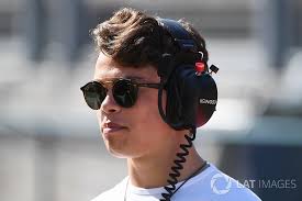 Nyck de vries and former mclaren driver stoffel vandoorne both compete for the mercedes eq formula e team alongside their duties as mercedes reserves, and de vries led the fe standings heading into the final round on sunday. Schafft Nyck De Vries Den Sprung In Die Dtm