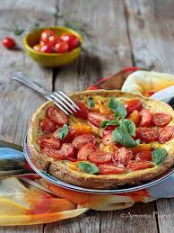 Gli asparagi sono ricchi di potassio, acido folico e vitamina c, sono diuretici e drenanti, ottimi per. Pizza Di Frittata Con Pomodori E Pancetta