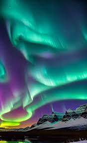 The aurora borealis is a beautiful display of the northern lights. |  Premium AI-generated image