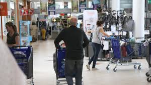 Grégory caret a deux explications possibles : Reconfinement Peut On Faire Les Courses A Deux