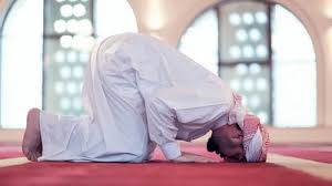 Sebagai ikhtiar menjaga kemaslahatan umat muslim, protokol kesehatan wajib . Tata Cara Shalat Idul Adha Jumlah Takbir Rakaat Pertama Kedua