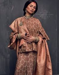 Anugerah meletop era (ame) 2020 yang dijadualkan pada 20 april ini bakal berlangsung di axiata arena, bukit jalil. 10 Ide Design Baju Raya Meletop Little One Scandles