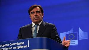 Για σύμπλευση και ολοκληρωμένη προσέγγιση στη μετανάστευση έκανε λόγο ο μαργαρίτης σχοινάς στην παρουσίαση του νέου σχεδίου για τη μετανάστευση και το άσυλο. Ee Margariths Sxoinas H Protash Ths Kybernhshs Ths Elladas Gia Thn Eyrwpaikh Epitroph