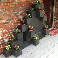 Cinder block ( concrete block ) is a material that is easy to use in the garden. Give An Impressive Look To Your Garden With This Cinder Block Ideas Genmice