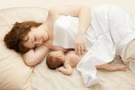 Weitere ideen zu baby durchschlafen, baby, baby einschlafen. Abstillen Und Durchschlafen Hilft Das Welovefamily At