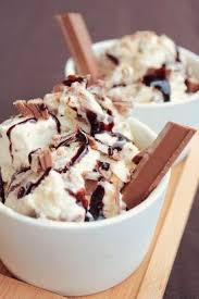 De la vanille, de la crème 35 % et du lait concentré sucré: Glace Maison Recette Facile Gourmand Recettes De Cuisine Glace Maison Sans Sorbetiere Cuisine Et Boissons