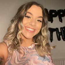 Fern Richardson (@fernrichh)