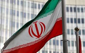 En ella se puede apreciar la influencia de la revolución que origino la república islámica. Descargar Fondos De Pantalla Bandera De Iran Oficial De Estado Simbolo Iran Bandera Bandera Bandera Irani Tres Colores De La Bandera Iran Libre Imagenes Fondos De Descarga Gratuita