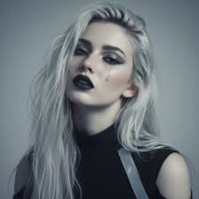 Listen to Emily Hackett & Matt Naylor & Michael Reaves