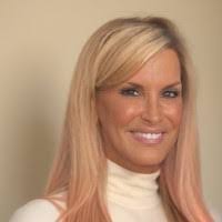 Elizabeth Graber's Instagram, Twitter & Facebook