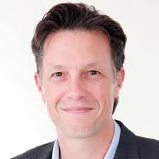 Dr. Gareth Pearson • Dental Surgeon • Healthcare Professional Singapore