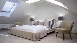 Ho bisogno di un lampadario sospeso per la camera. Camera Da Letto Senza Lampadario Consigli Per L Illuminazione