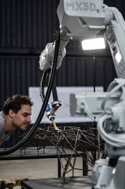 As the 3d printed bridge is a live research project, designer joris laarman will need to evolve his design for the bridge in line with technological developments. Joris Laarman To 3d Print Bridge Over Canal Using Robots