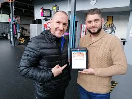 Pascal soetens est un homme heureux. Apres Les Restaurants L Initiative Rest Ouvert Accueille Desormais D Autres Commerces De L Oise