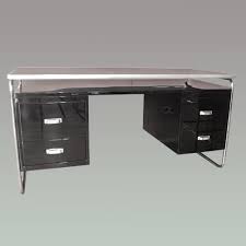 Poertzel was born at scheibe on 24th october 1876, he became one of the most prominent art deco sculptors and this, the 'aristocrats' is one of his most famous works. Schreibtische Style Deco Art Deco Und Design In Munchen