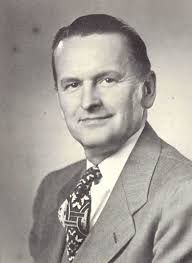 It's a winter wonderland in the kindergarten hallway!