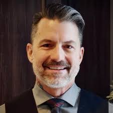 Robert Windrum's Instagram, Twitter & Facebook